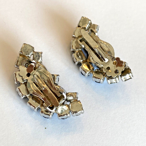 Vintage Mid Century Clip On Earrings Dramatic Silver & Light Blue Rhinestones - Picture 4 of 8